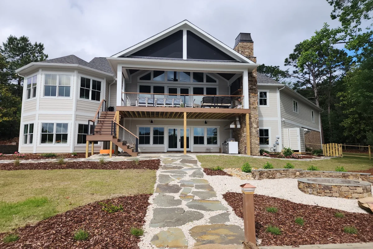 Lakeside Sanctuary Exterior of home