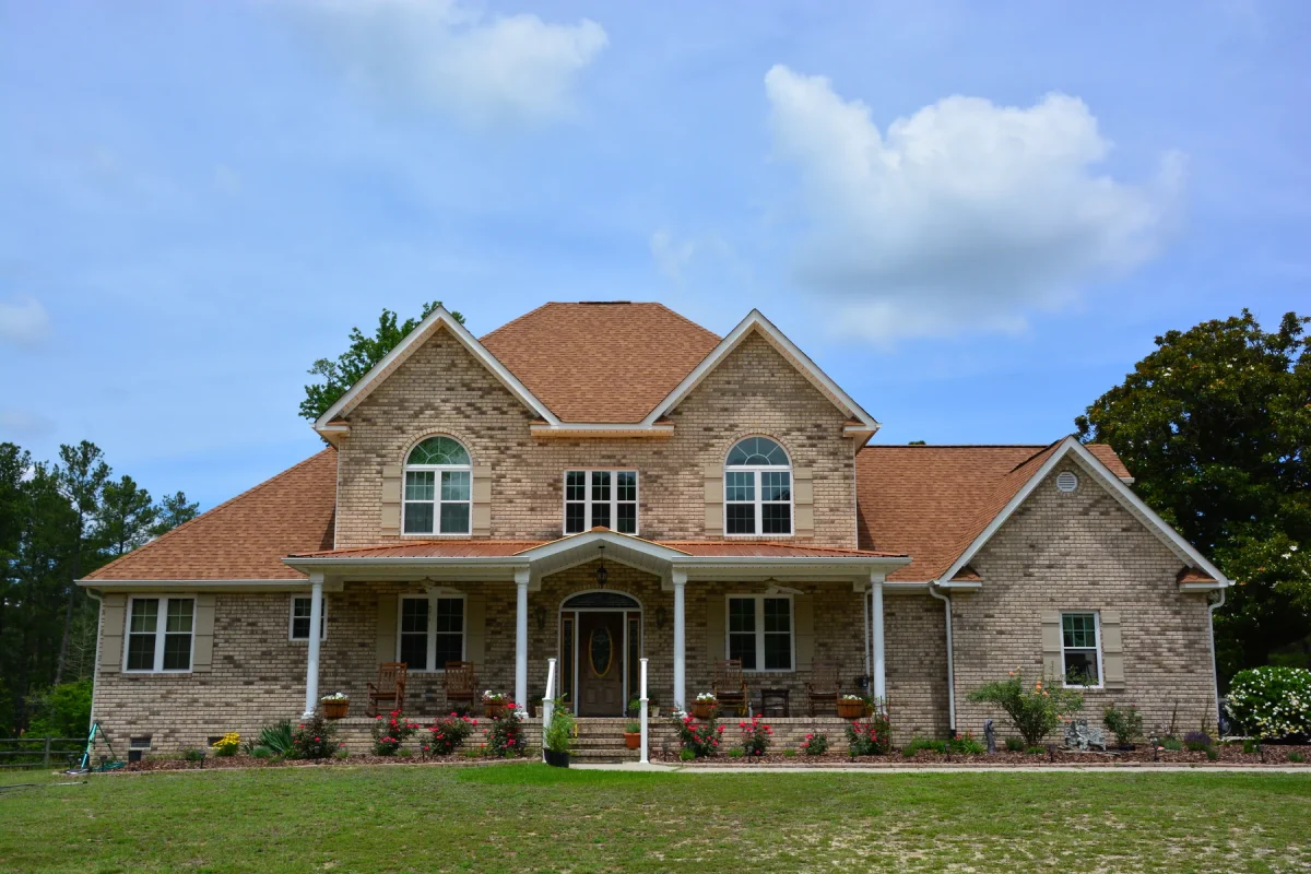 Pait front Front of a large home